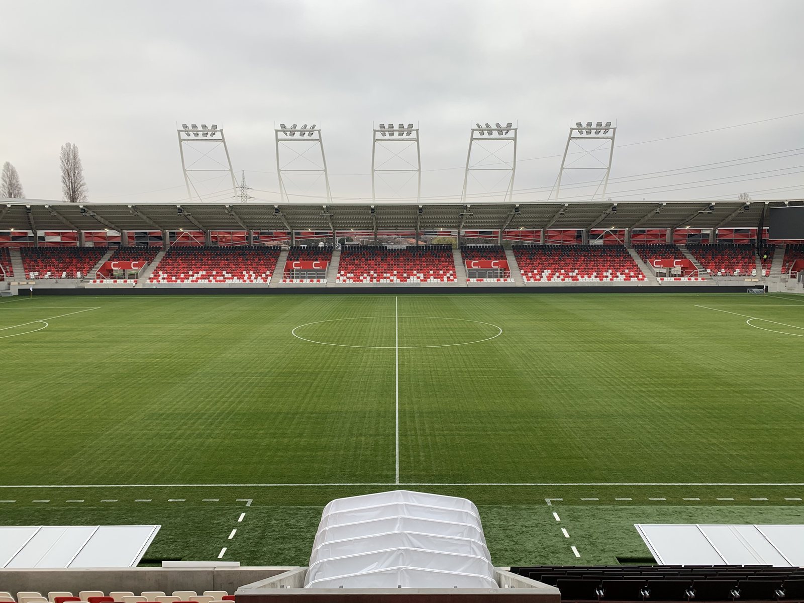 Épülő stadion belső tere